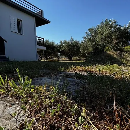 Azure & Olive Estate Feriehus